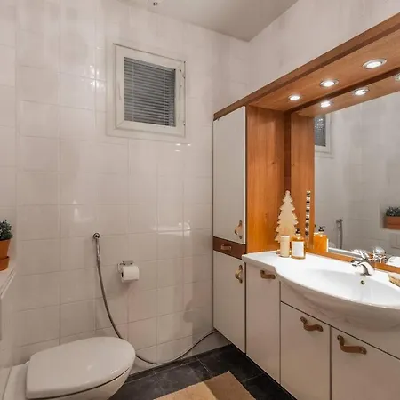Kaunis Perhetalo, Jossa Mukavuus, Rauha Ja Unelmien Loma Kohtaavat Ferienhaus *