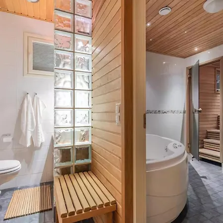 Ferienhaus Kaunis Perhetalo, Jossa Mukavuus, Rauha Ja Unelmien Loma Kohtaavat Rovaniemi