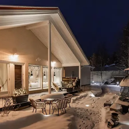 Kaunis Perhetalo, Jossa Mukavuus, Rauha Ja Unelmien Loma Kohtaavat * Rovaniemi